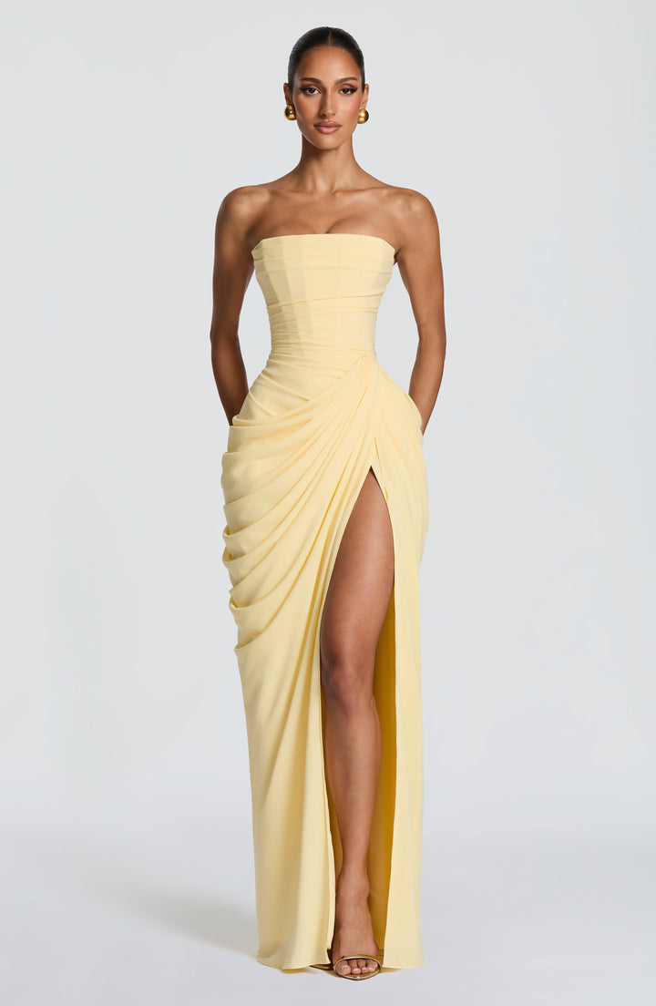 Valeria | Elegancia escultural que realza tu figura